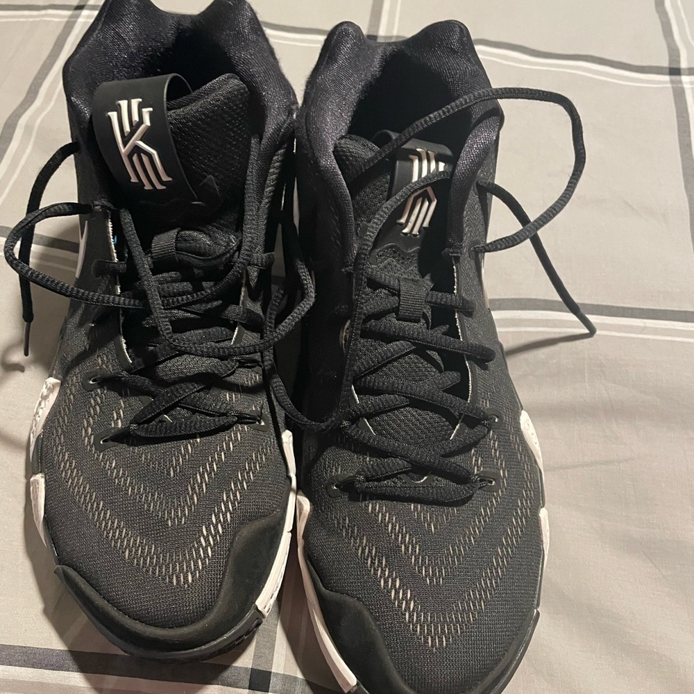 Nike Kyrie Black and White Basketball Shoes